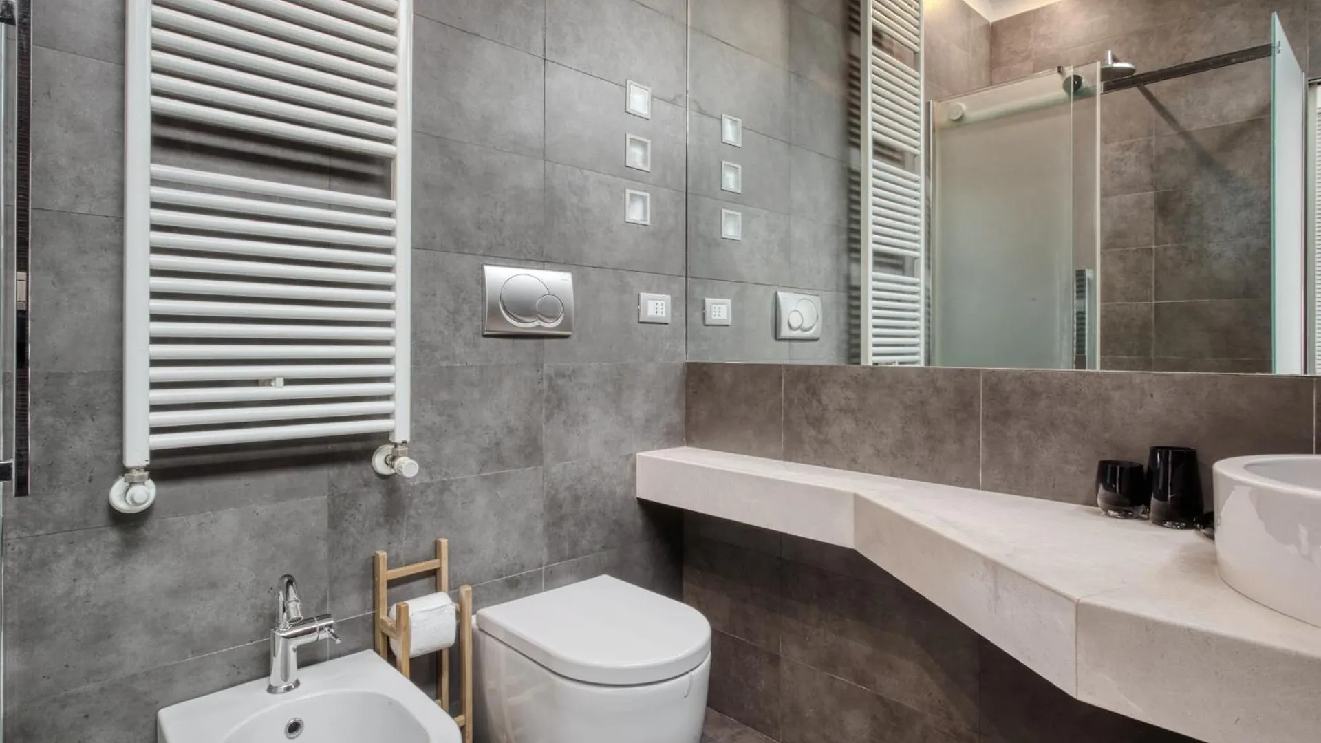Stylish Top-Floor Apt; Milano Design Disctrict 아파트 밀라노