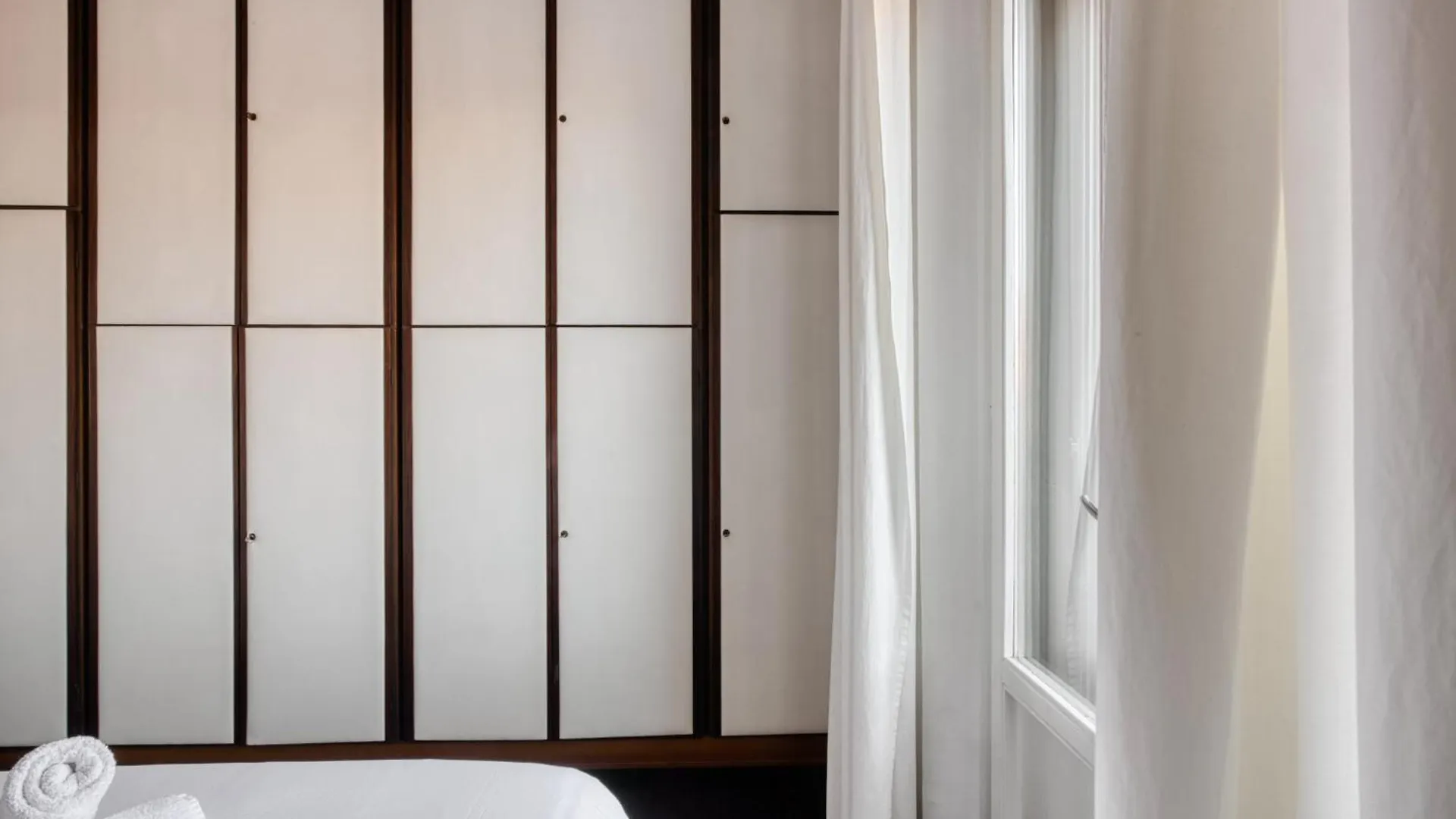 Stylish Top-Floor Apt; Milano Design Disctrict 0*, 밀라노