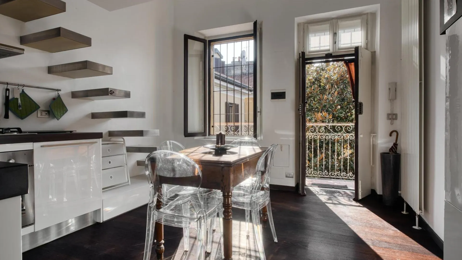Stylish Top-Floor Apt; Milano Design Disctrict 아파트